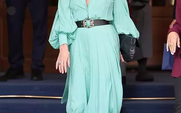 Kate Moss Exudes Timeless Elegance in Parisian Chic
