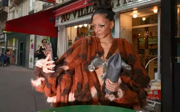 Paris Fashion Week Street Style: A Dazzling Display of Avant-Garde Looks