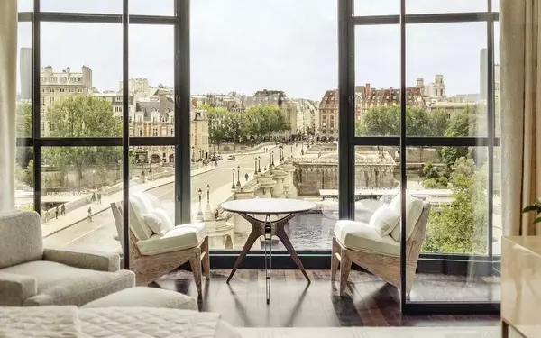 A Curated Guide to Paris: Hotels, Dining, Shopping, and Activities