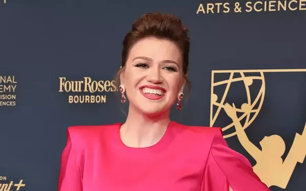 Kelly Clarkson Advocates for Separate Music Charts for AI Artists