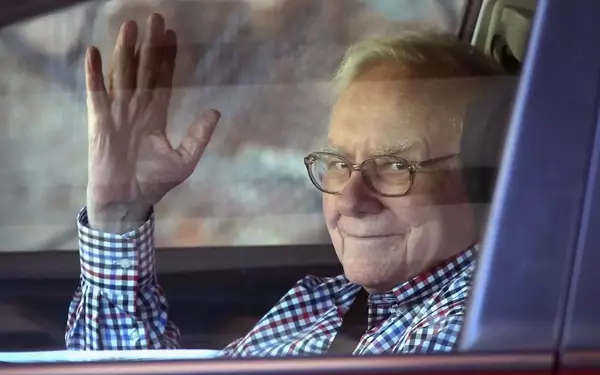 Reimagining Warren Buffett's 90/10 Portfolio for High Yield with Two ETFs