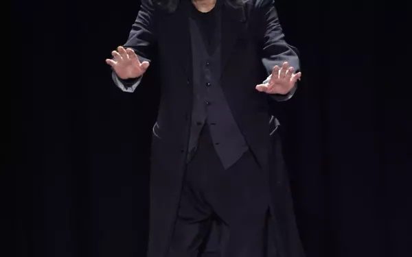 Yohji Yamamoto's Poetic Collection at Paris Fashion Week