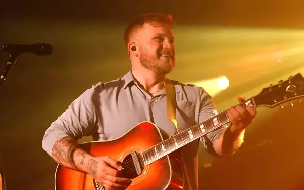 Zach Bryan's “Free Palestine” Statement at Gillette Stadium Ignites Controversy and Record-Breaking Attendance
