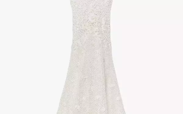 Choosing the Perfect Beach Wedding Dress: Style and Comfort for Your Seaside Celebration