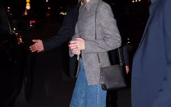 Emma Stone's Chic 90s-Inspired Parisian Style