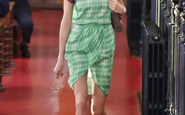 Samara Weaving's Striking Style at Valentino's Spring/Summer 2027 Show