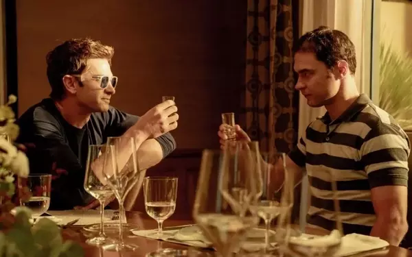 Neon Unveils Awards Strategy for 'Artificial': Garfield in Supporting Role, Borisov as Lead