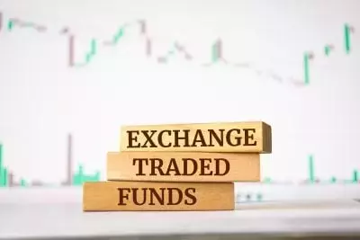 S&P 500 ETF Significantly Outperforms Mid-Cap and Dividend Funds Over Two Decades