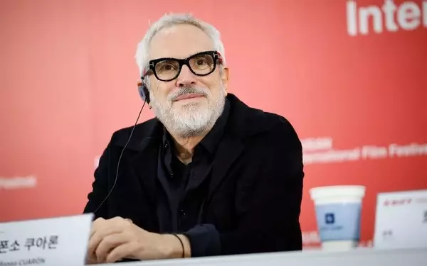 Alfonso Cuarón Reflects on His Artistic Journey and 'Harry Potter' Legacy at Busan
