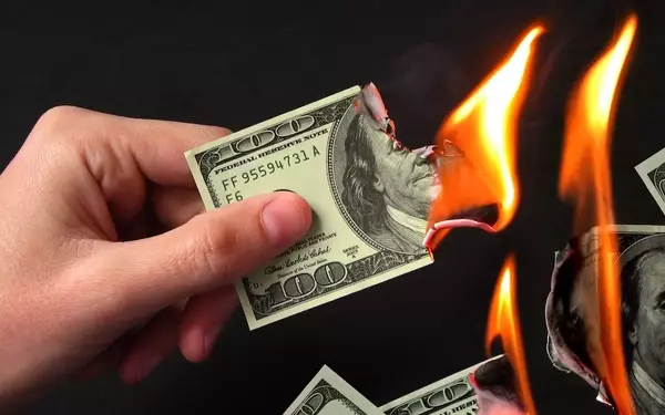 Missed Opportunity: The Cost of Delaying VOO Investment Post-Tariff Crash