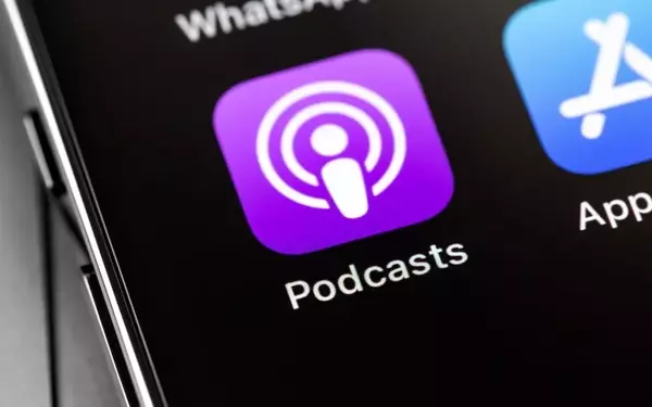 Apple Bolsters AI-Driven Podcast Capabilities by Acquiring Huxe's Team and Technology