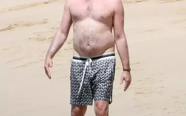 Leonardo DiCaprio Enjoys Hawaiian Beach Day with Girlfriend Vittoria Ceretti and Celebrity Friends Ahead of Jennifer Meyer's Wedding