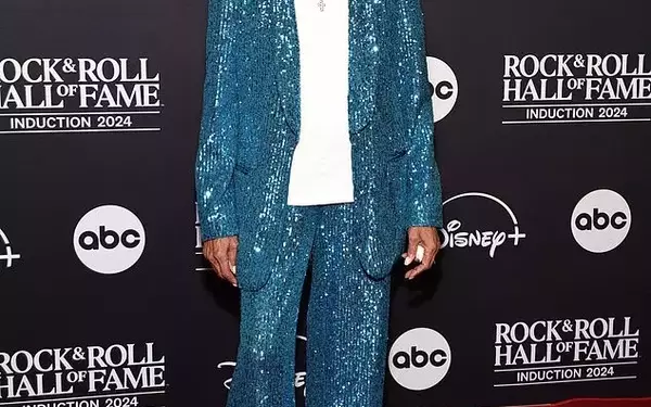 Dionne Warwick Postpones Carnegie Hall Show Due to Health Issues