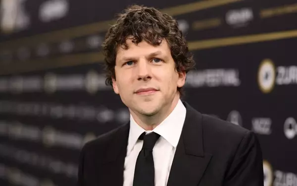 Jesse Eisenberg's Musical Theater Passion Fuels 'The Debut' Songs