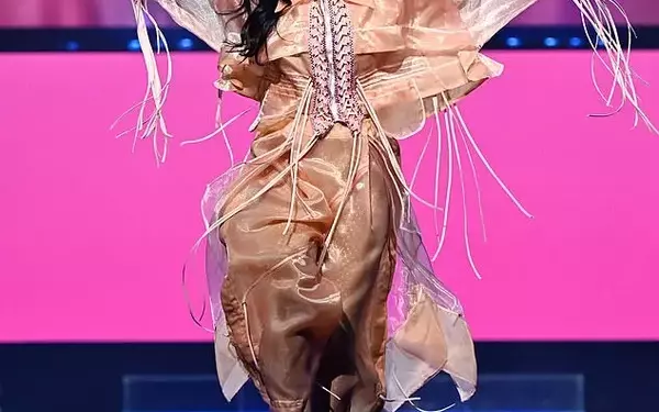 Nicole Scherzinger Shines on Stage Despite Injury as Pussycat Dolls Reunion Tour Continues to Face Challenges