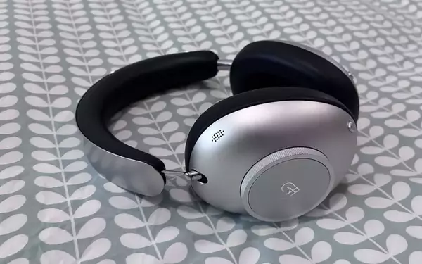 Loewe Leo Headphones: A Symphony of Luxury and Innovation
