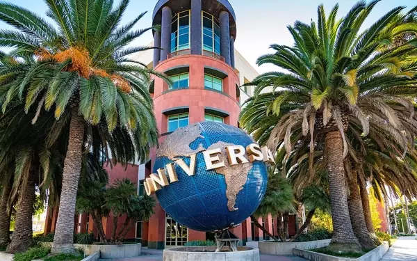Universal Music Group Announces Major Executive Departures Amidst Restructuring Efforts