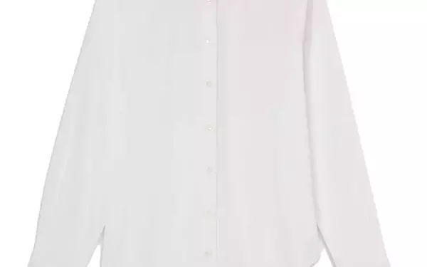 The Ultimate Capsule Wardrobe for Smart Travelers