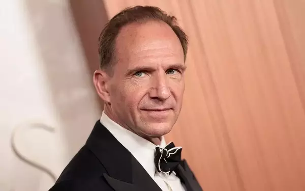 Ralph Fiennes to Star in and Co-Produce 'Unbeaten' Racehorse Biopic