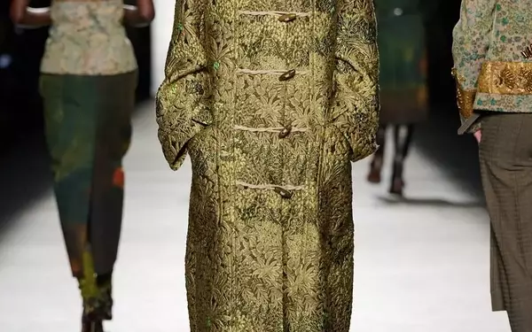 Jacquard: The Ultimate Fall Fabric Trend for Versatile Style