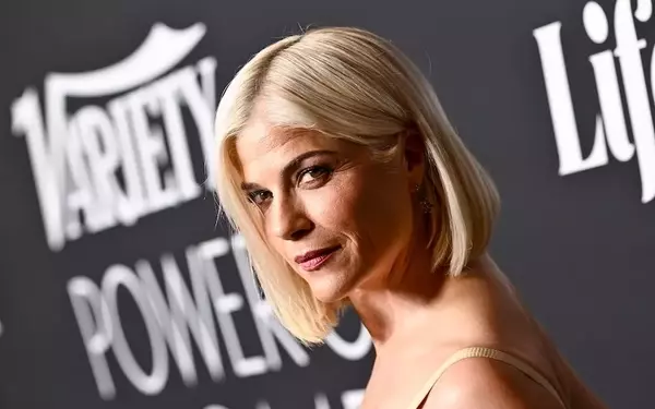 Selma Blair's Representative Clarifies Plane Incident