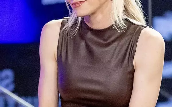 Anna Faris Responds to Chuck Lorre's Memoir Criticisms, Affirms Sobriety