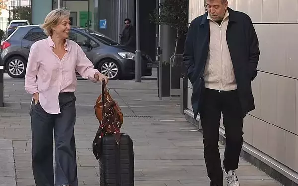 Football Pundits Kelly Cates and Mark Chapman Make First Public Appearance as a Couple