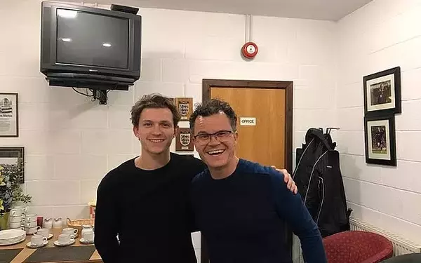 Spider-Man Star Tom Holland's Favorite Pub Overrun by Fans, Father Laments Loss of Local Haunt