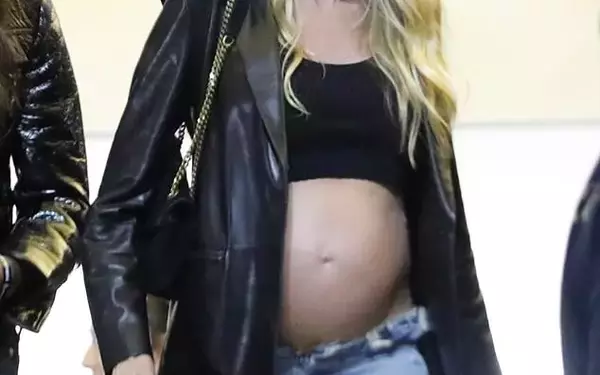 Kimberly Stewart Showcases Baby Bump at Charli XCX Concert