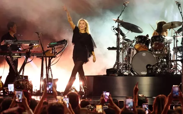 Miley Cyrus Responds to Hollywood Bowl Performance Critiques, Emphasizing Heartfelt Dedication