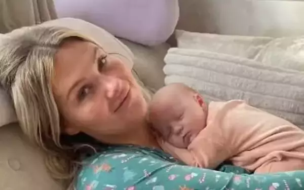 Shaughna Phillips Reveals Unfiltered Postpartum Journey, Contrasting Victoria's Secret Model's Rapid 'Bounce Back'