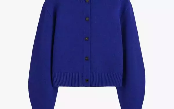Elevate Your Airport Style: The Essential Travel Cardigan