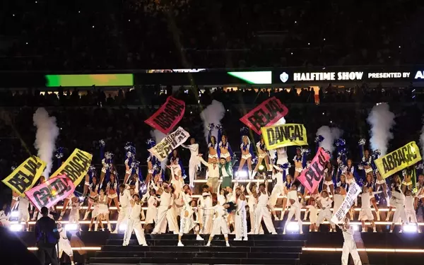 Dallas Cowboys Cheerleaders Electrify Rio's NFL Debut with Iconic Performances and Cultural Exchange