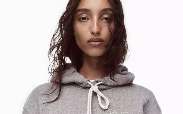 Victoria Beckham & Gap Launch Second Collaborative Collection