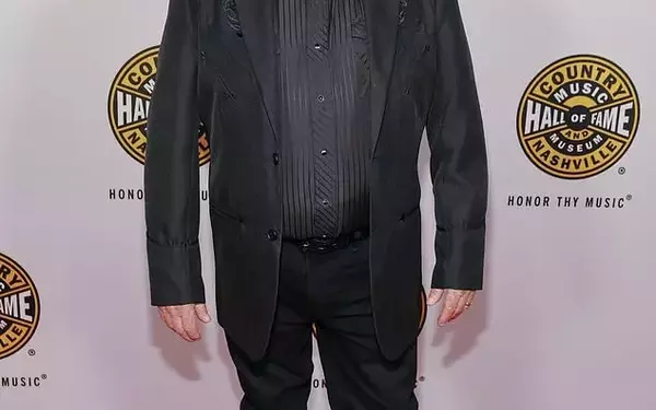 Country Music Mourns the Loss of Legendary Singer John Anderson at 71