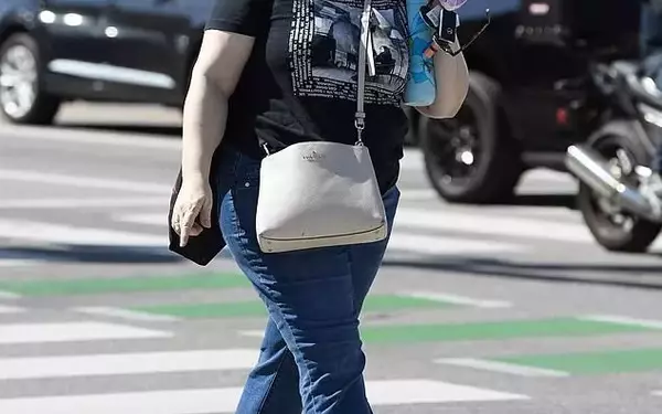 Former 80s TV Star Amy Linker Spotted on Rare Los Angeles Outing