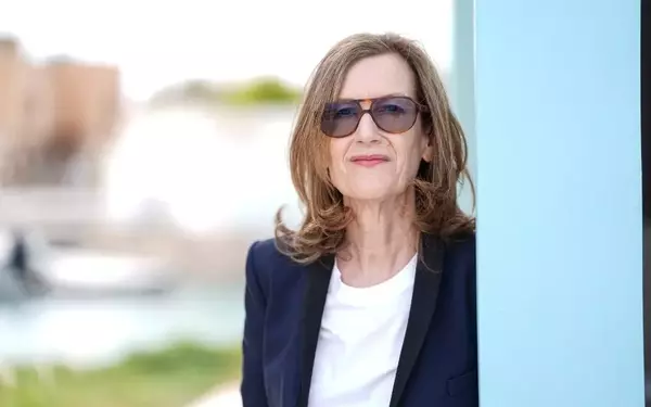 Joanna Hogg Discusses Transforming Life Experiences into Cinematic Narratives