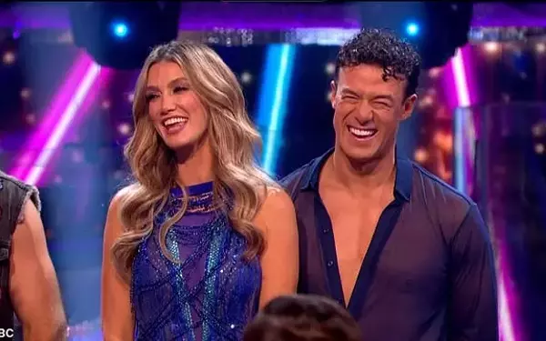 Delta Goodrem's Emotional Return to "Strictly Come Dancing" Stage After Rib Injury