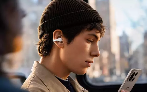 OnePlus Unveils Innovative Open-Ear Clip-Style Earbuds with Adaptive Design
