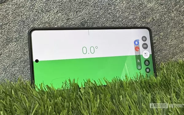 Free Android App Bridges iPhone's Level Feature Gap on Galaxy Phones