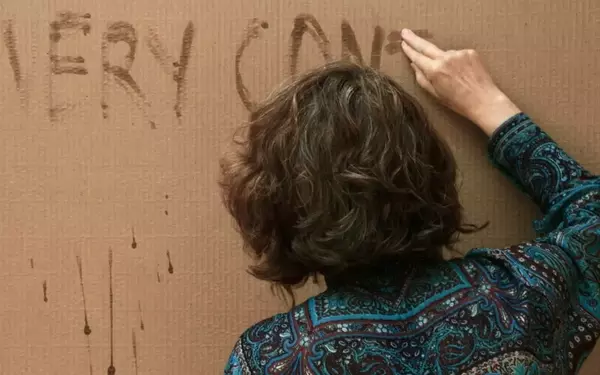 Director Lynne Sachs Employs Detective to Uncover Life Stories in 'Every Contact Leaves a Trace'