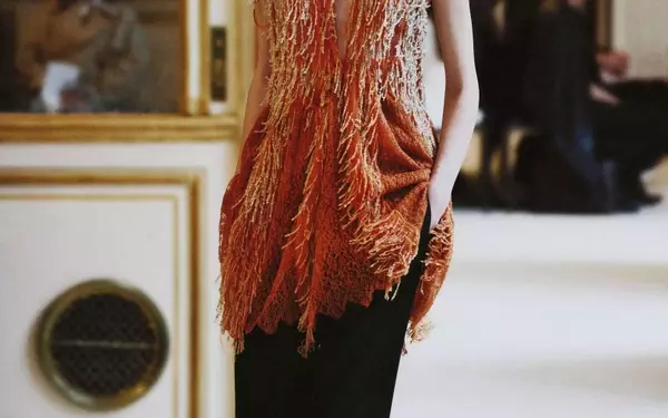 Fashion's New Horizon: Blending Minimalism and Maximalism for Spring/Summer 2027