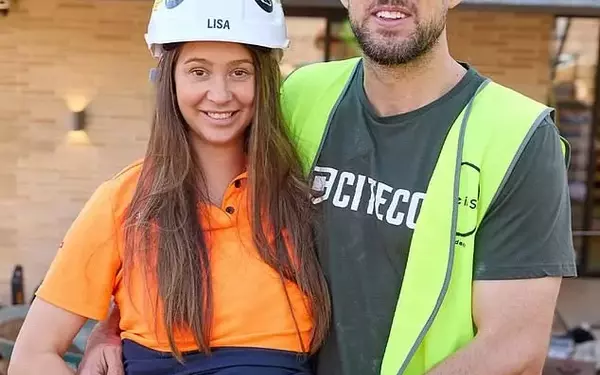 Dramatic Shower Birth for 'The Block' Star Lisa Dunbar