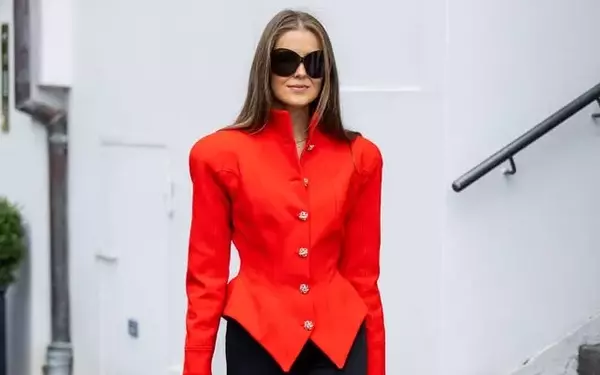 The Enduring Appeal of Stirrup Pants: A Fashion Comeback