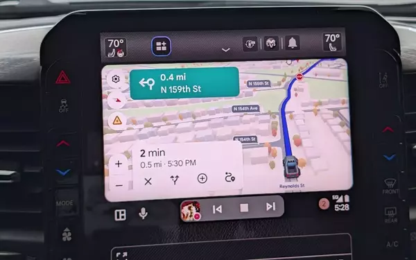 Google Maps Integrates Autumnal Colors into Navigation Display