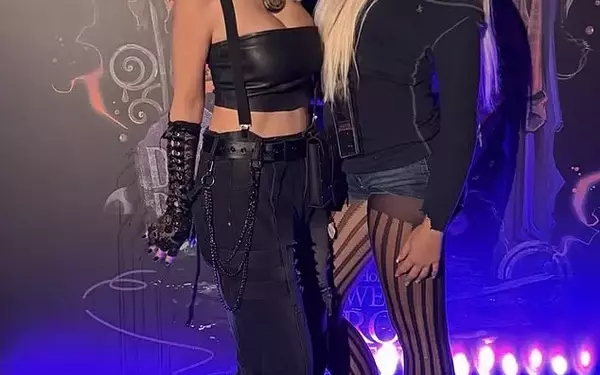 Tori Spelling and Daughter Stella Enjoy Halloween Horror Nights
