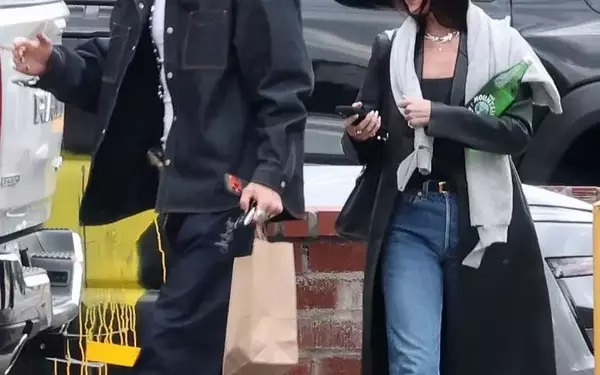 Dakota Johnson and Machine Gun Kelly: A New Hollywood Romance?