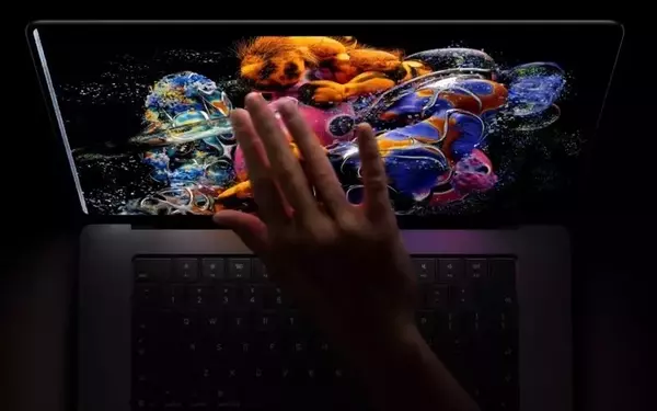 Apple Introduces Next-Gen MacBook Pro with PROLED Touchscreen, Dynamic Island, and Enhanced Performance