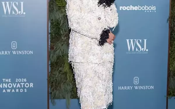 Dua Lipa and Cara Delevingne Shine at WSJ. Magazine Innovator Awards