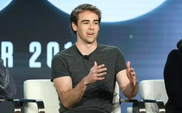 Theranos Whistleblower Warns of Deception in AI Boom